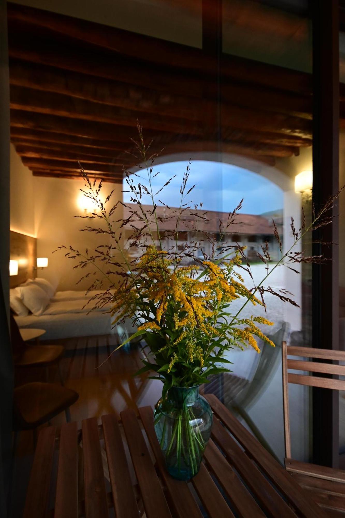 Di Modolo - Cortile Della Latteria *